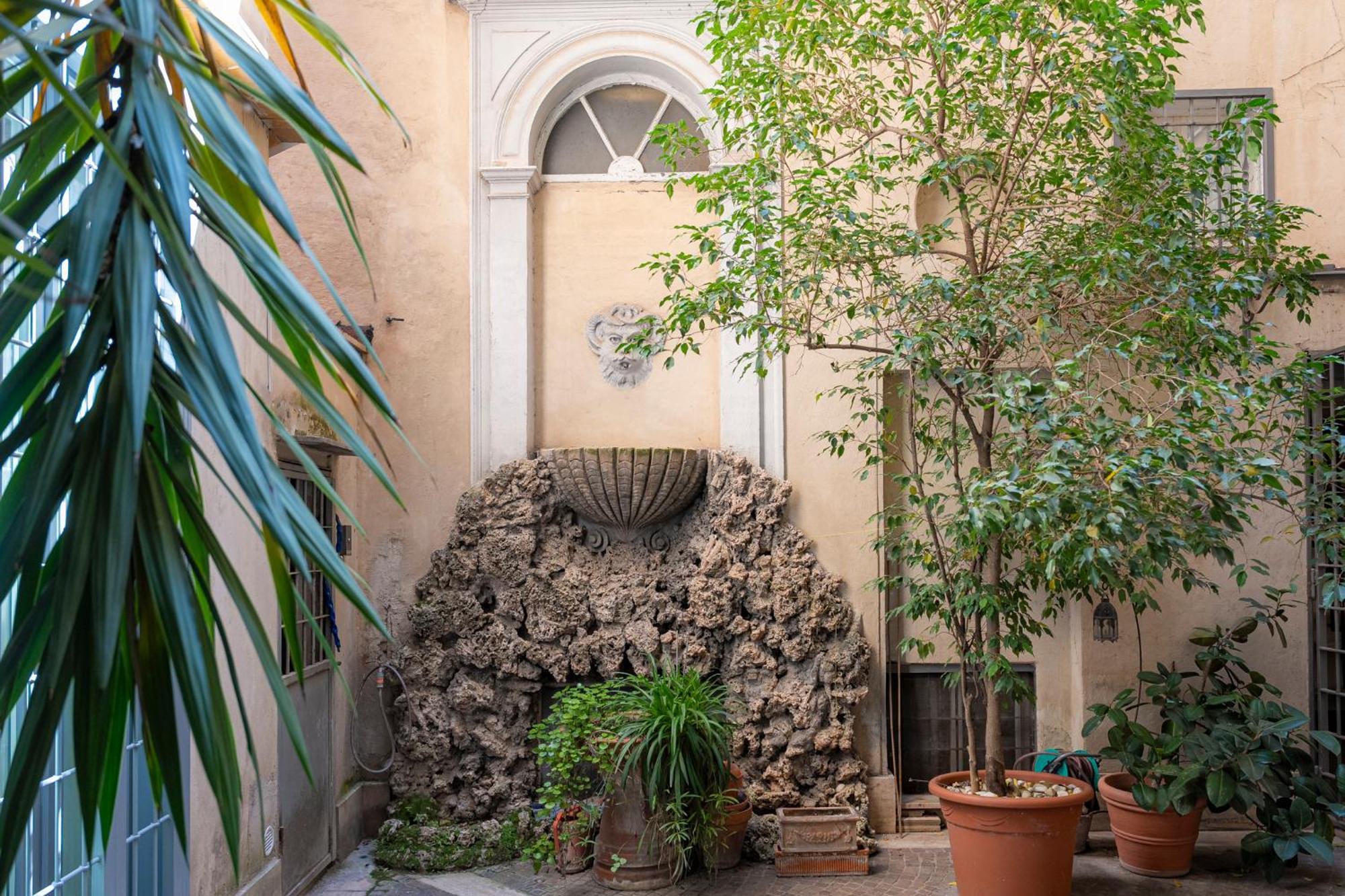 Homehouse Serpenti - Colosseum - Rione Monti โรม ภายนอก รูปภาพ