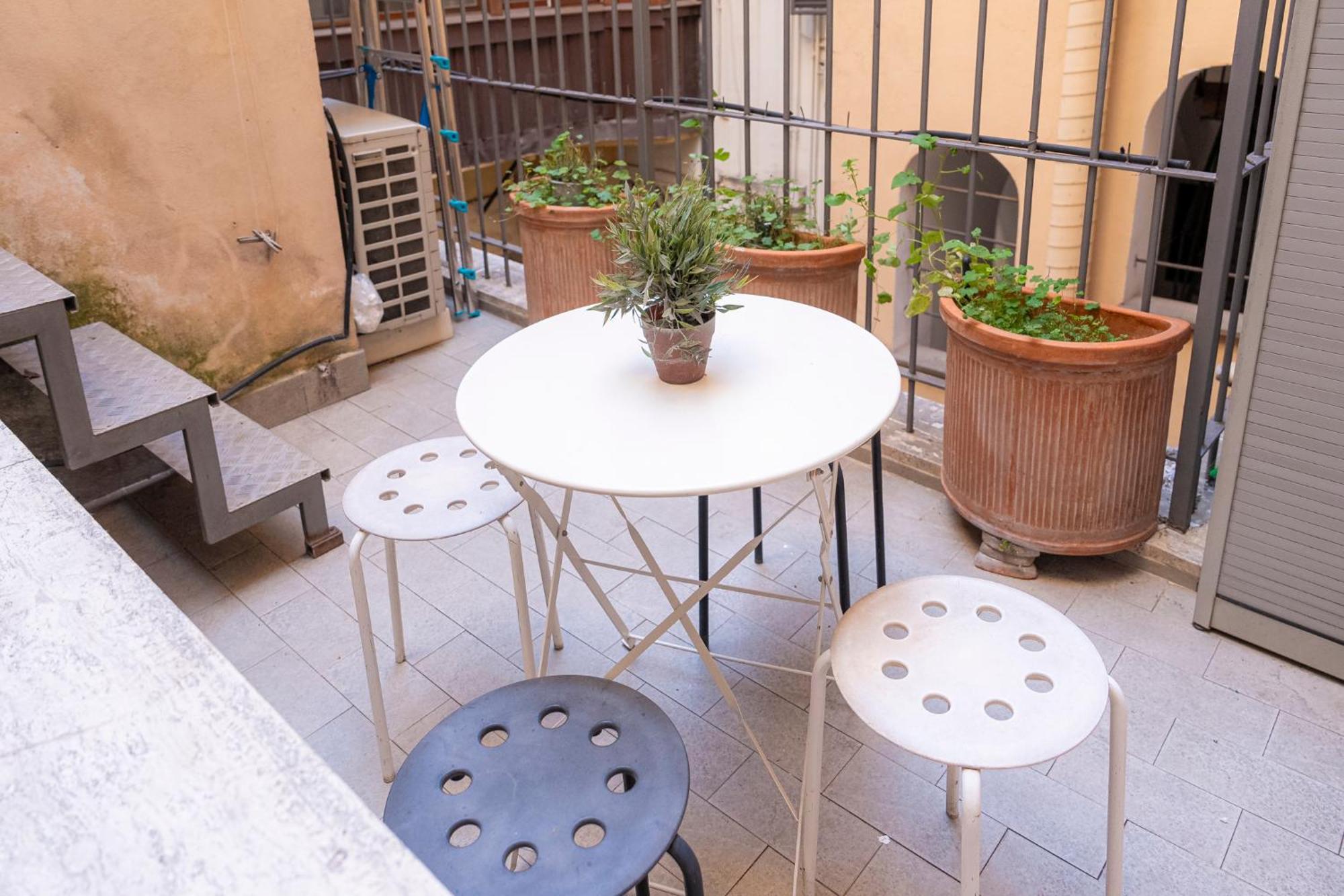 Homehouse Serpenti - Colosseum - Rione Monti โรม ภายนอก รูปภาพ