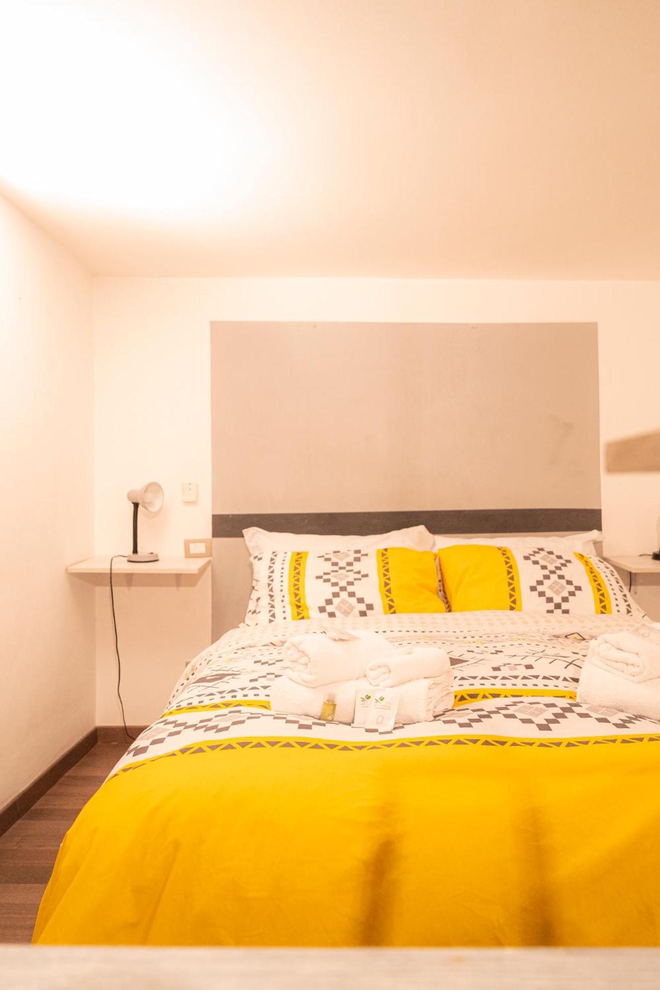 Homehouse Serpenti - Colosseum - Rione Monti โรม ภายนอก รูปภาพ